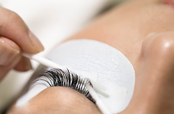 Eyelash-Extensions--Carragheen---Copy.jpg